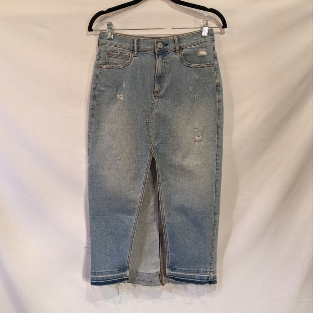 Express Fitted Light Wash Denim Midi Skirt with Slit Size 0/XS